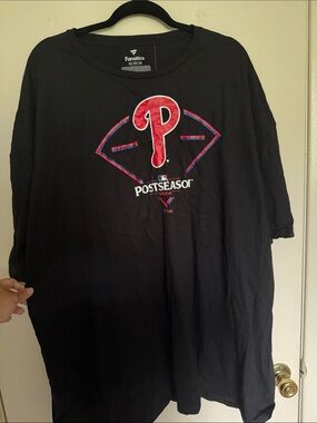 Fanatics Black Philadelphia Phillies Postseason Tee with Red Logo